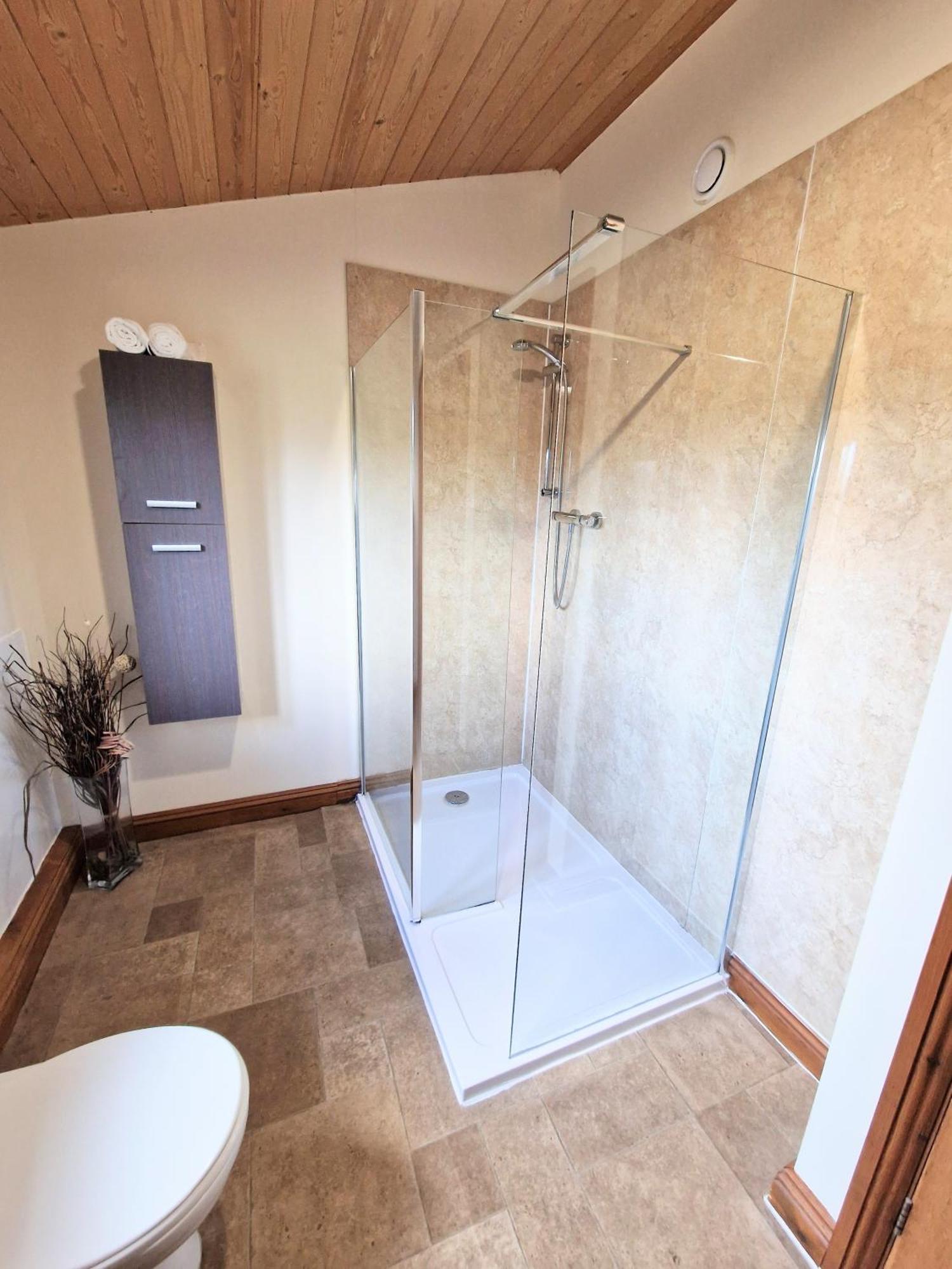 Ochil 8 With Private Hot Tub - Fife - Loch Leven - Lomond Hills Villa Kelty Bagian luar foto