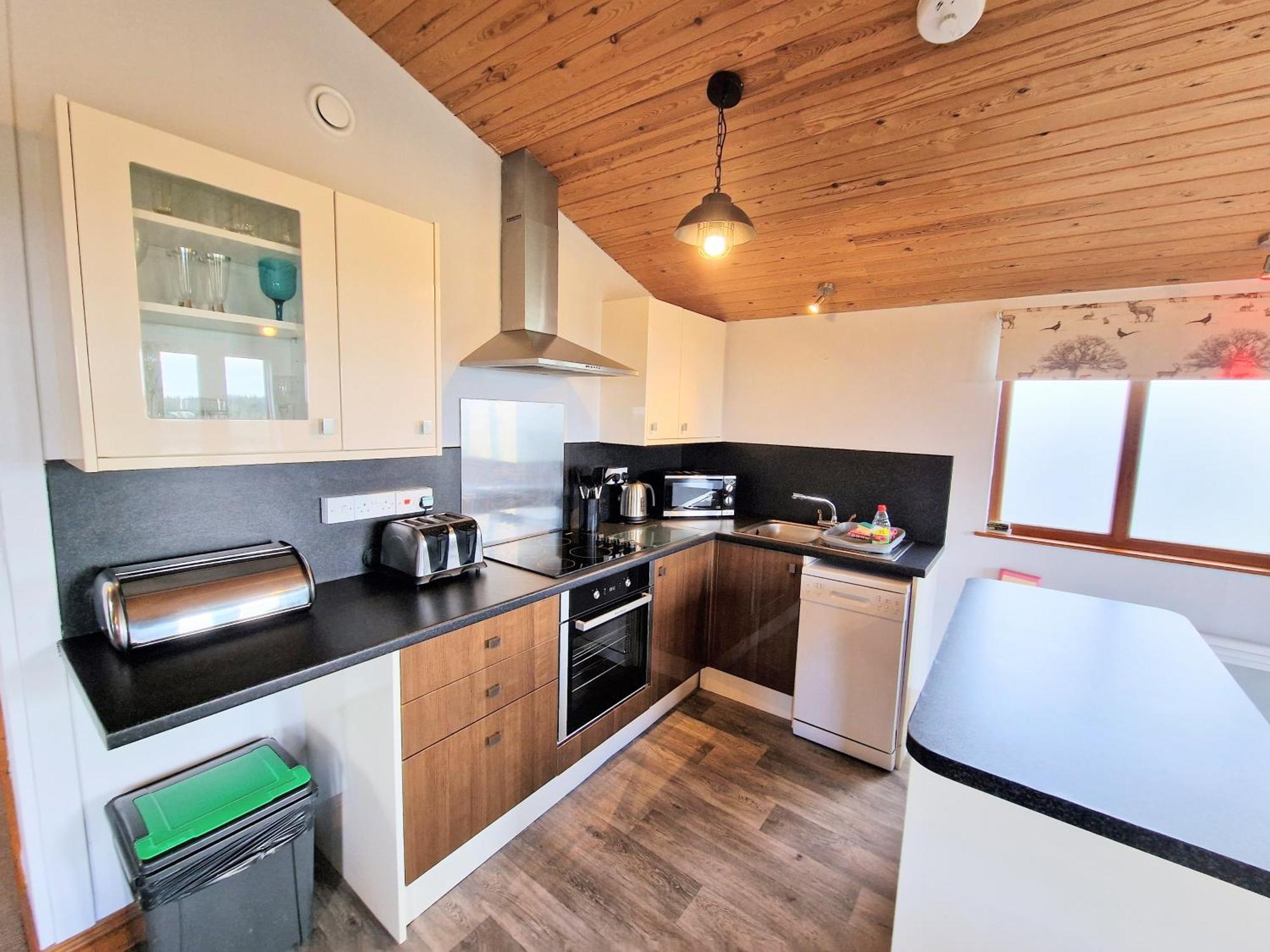 Ochil 8 With Private Hot Tub - Fife - Loch Leven - Lomond Hills Villa Kelty Bagian luar foto
