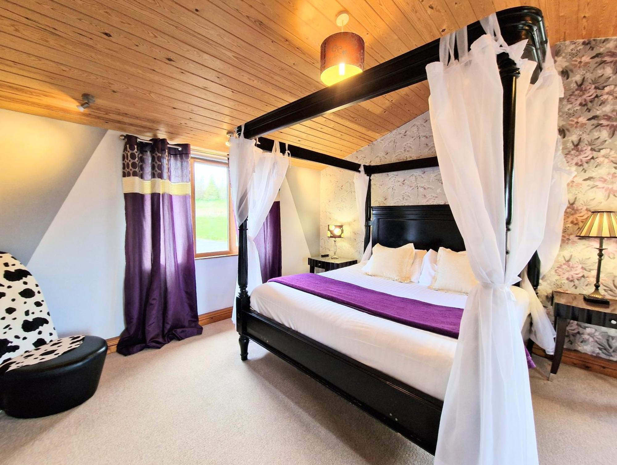 Ochil 8 With Private Hot Tub - Fife - Loch Leven - Lomond Hills Villa Kelty Bagian luar foto