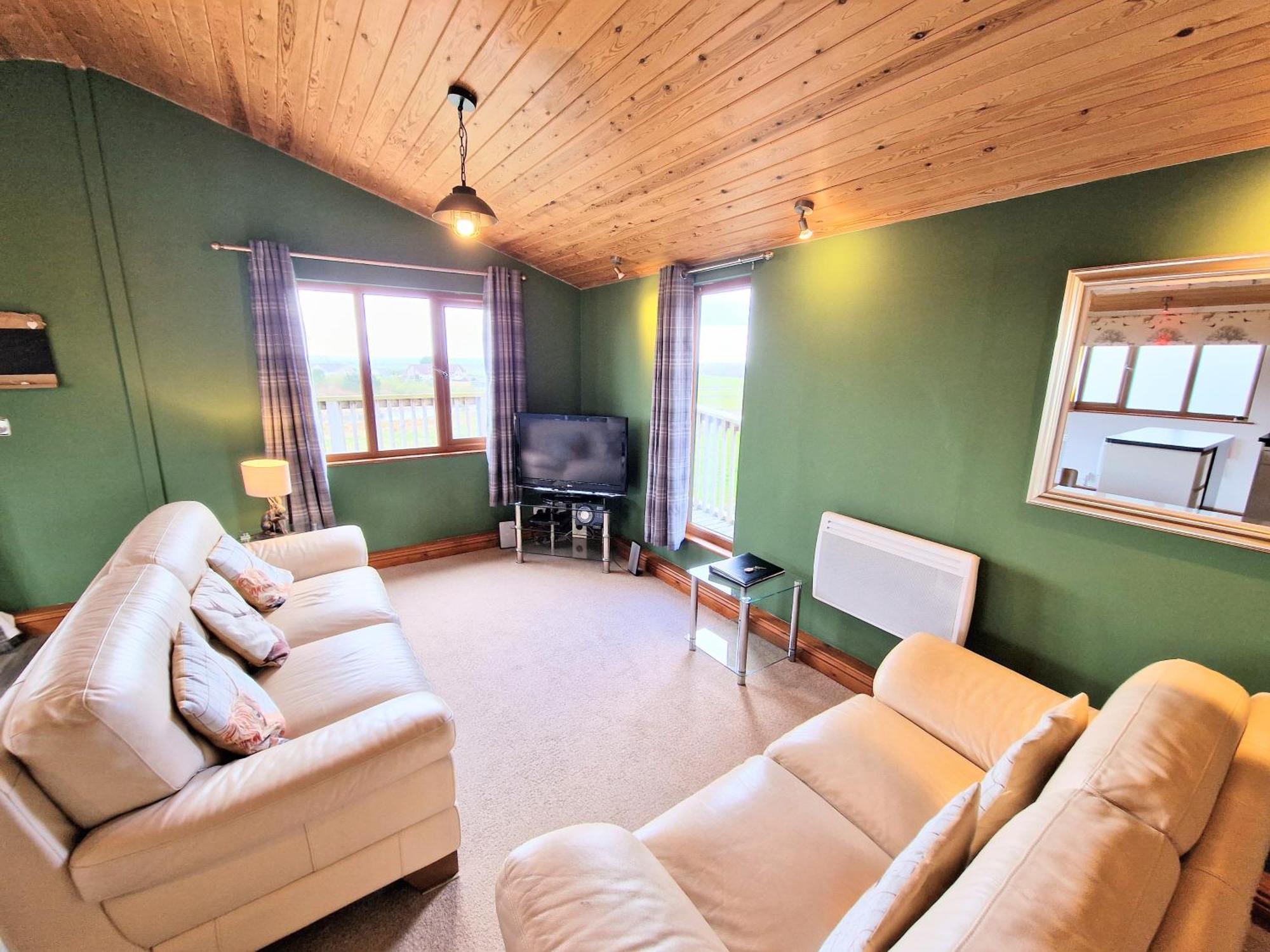 Ochil 8 With Private Hot Tub - Fife - Loch Leven - Lomond Hills Villa Kelty Bagian luar foto